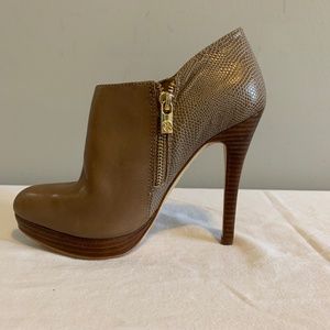 MICHEAL Micheal Kors Tan Platform High Heeled Boots Sz 6